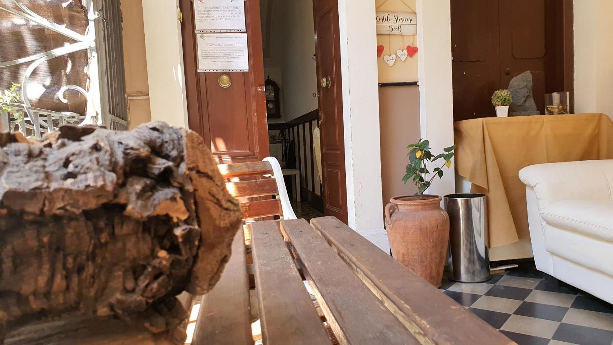 Cortile Stesicoro Bed & Breakfast 3*
